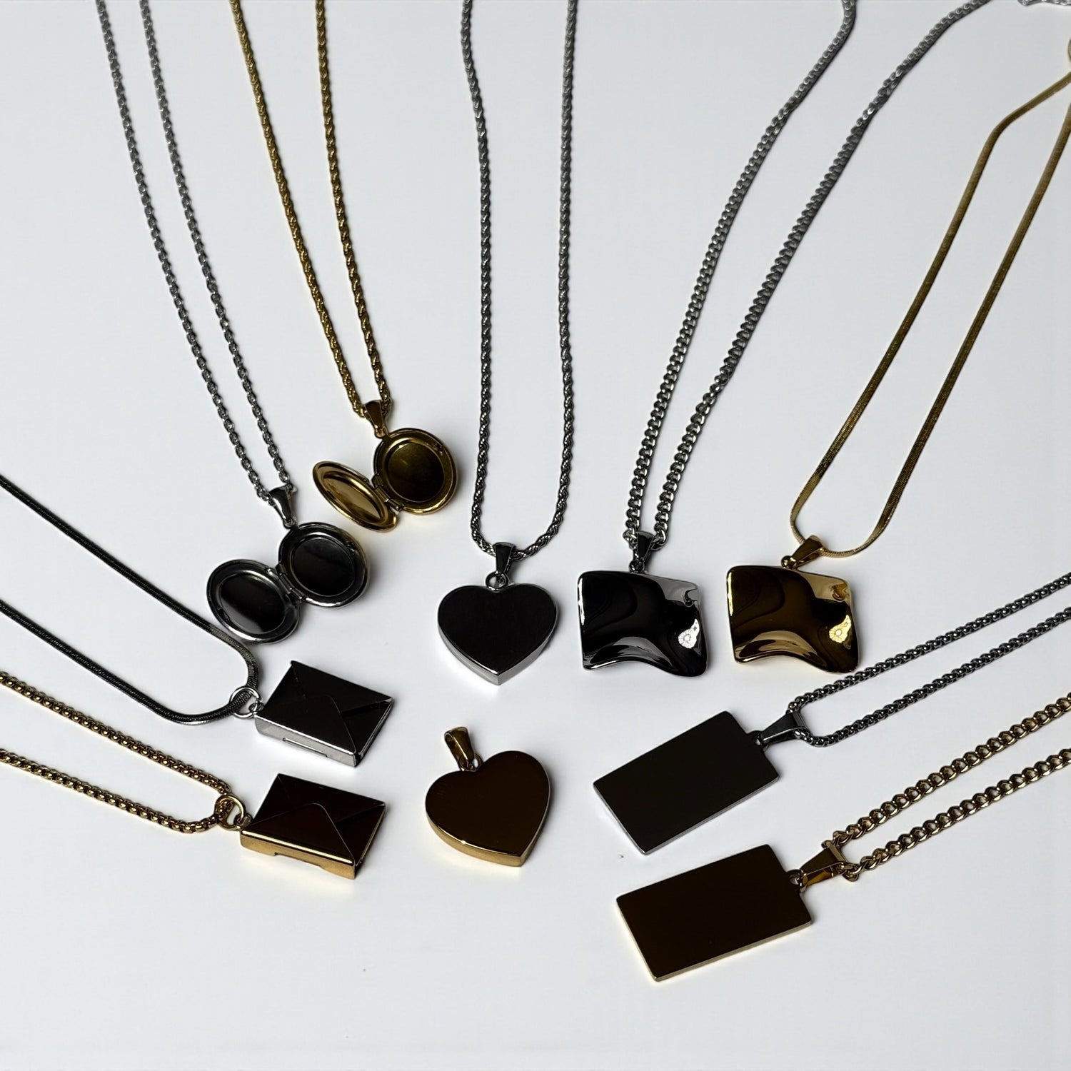 Engraved charms (刻印チャーム)