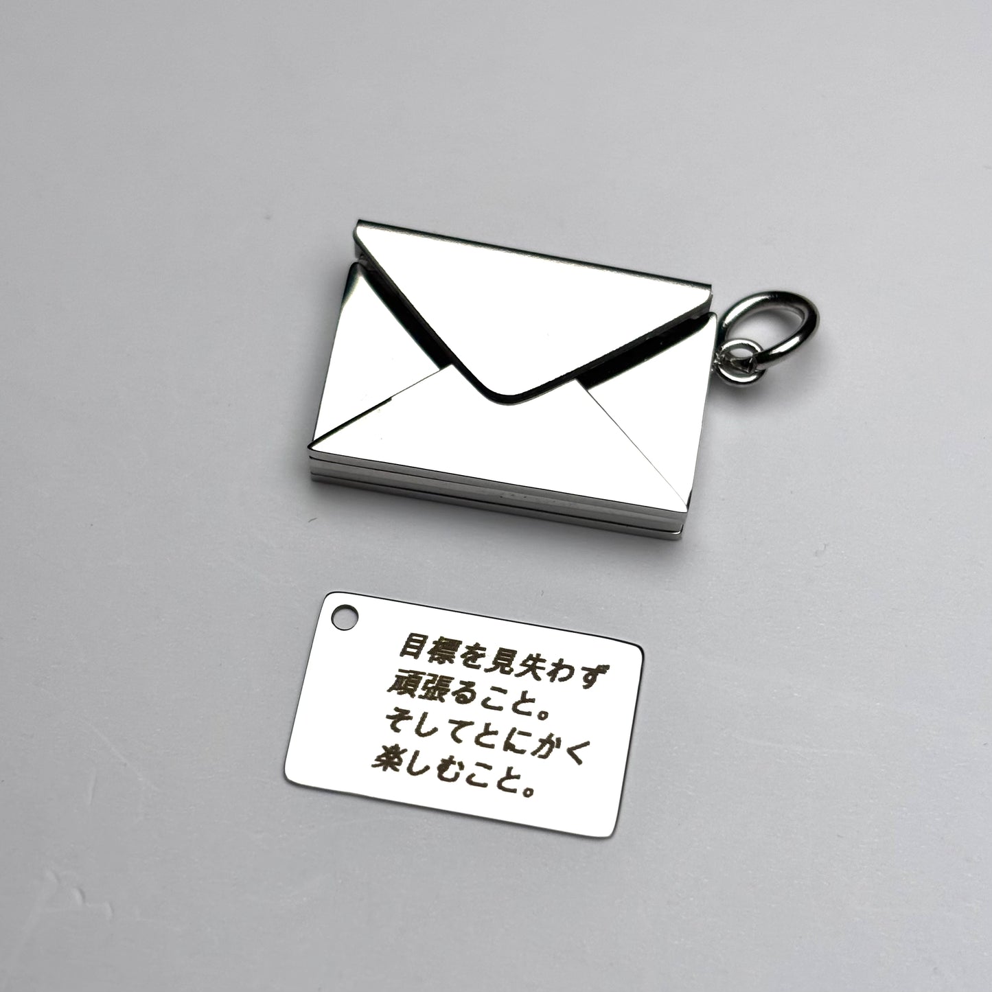 Letter Pendant（レター・ペンダント）