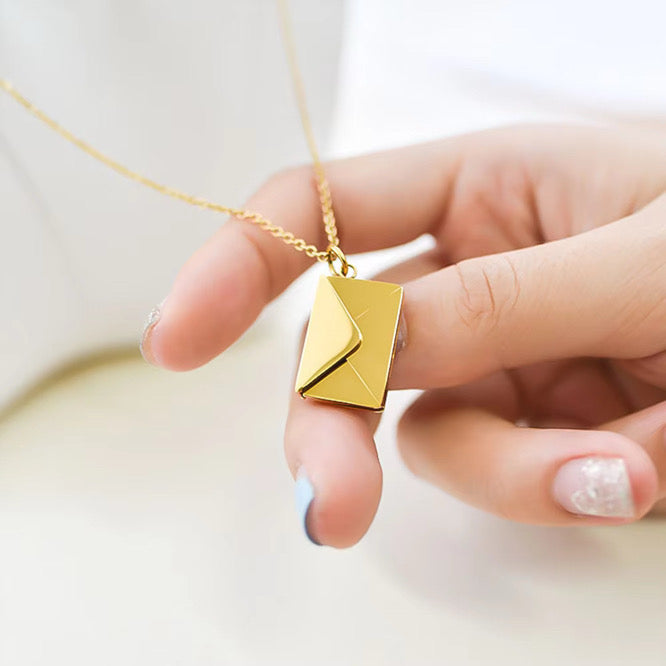 Letter Pendant（レター・ペンダント）