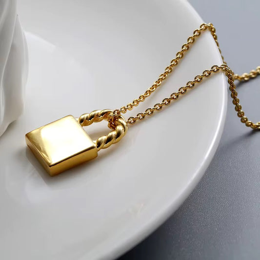 Lock Pendant (ロックペンダント)