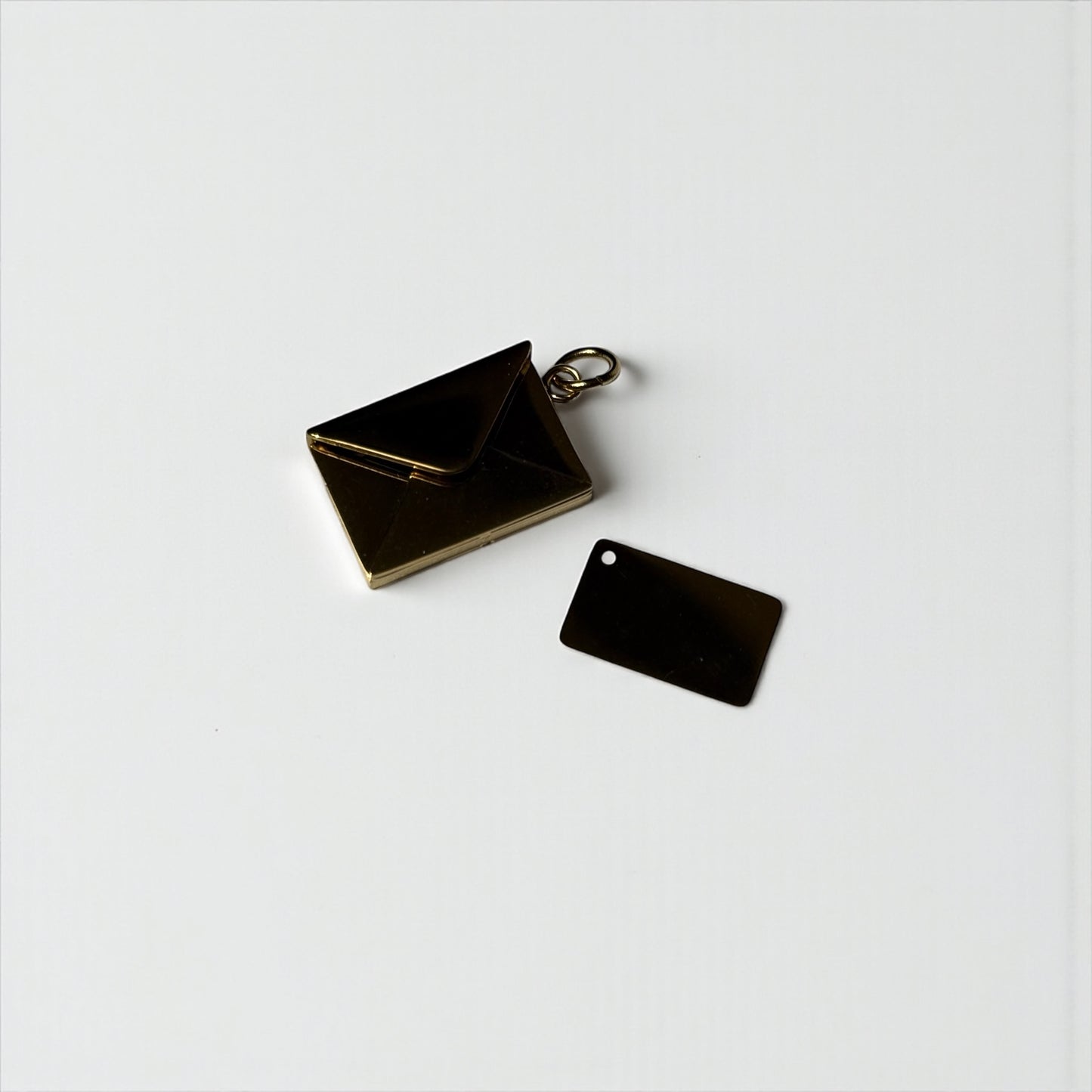 Letter Pendant（レター・ペンダント）