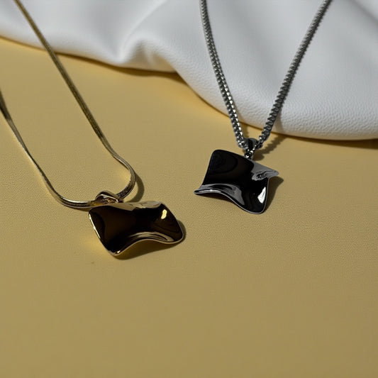 Square Flow Charm(スクエアフロウチャーム)