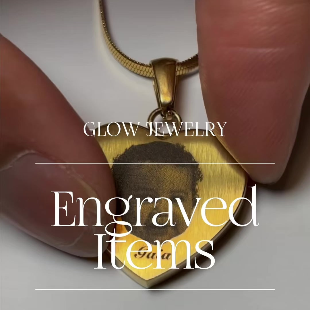動画を読み込む: Glow Jewelry – Engraved Jewelry Highlights
